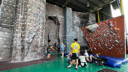 Sabah Indoor Climbing Centre - Kota Kinabalu 2 AF1QipMRYl0gNf5ETnXv EPYT1FWCXP niuS9434O E2w426 h240 k no
